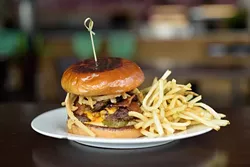 Ssämjang burger (Garett Fisbeck)