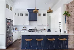 Many homes on the Mesta Park Holiday Home Tour feature refurbished or remodeled, updated kitchens like the one in 714 NW 18th St. | Photo JL Photo Services / Mesta Park / provided