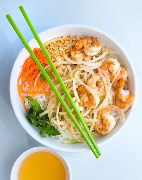 Stir fried Shrimp with onions and lemon grass. (Shannon Cornman)