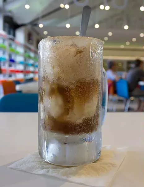 Root Beer Float, Pop's in Nichols Hills, July 11, 2016. - ERICK PERRY