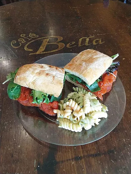 cafe_bella_1_.jpg