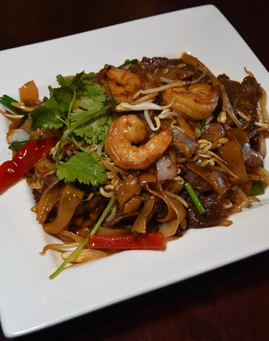Chow Fune with Beef & Shrimp. mh