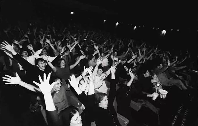 som_audience_hills.jpg