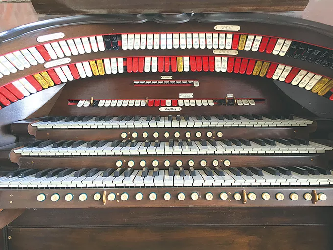 Rodeo Cinema purchased and renovated a vintage organ originally housed in Tulsa’s Orpheum Theater. - RODEO CINEMA / PROVIDED