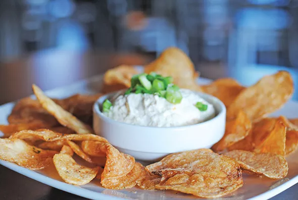 pub_w_onion_dip.jpg