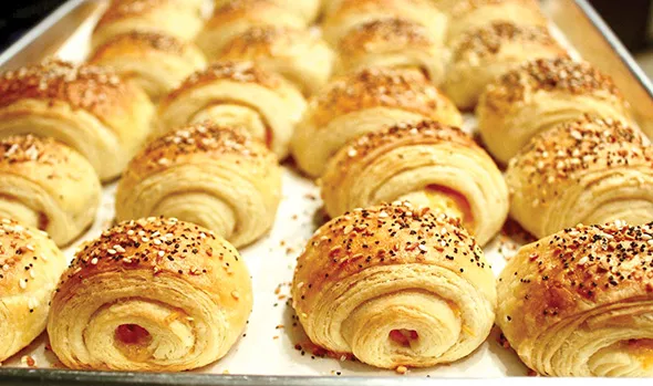 Mini ham and cheddar-stuffed croissants - PROVIDED