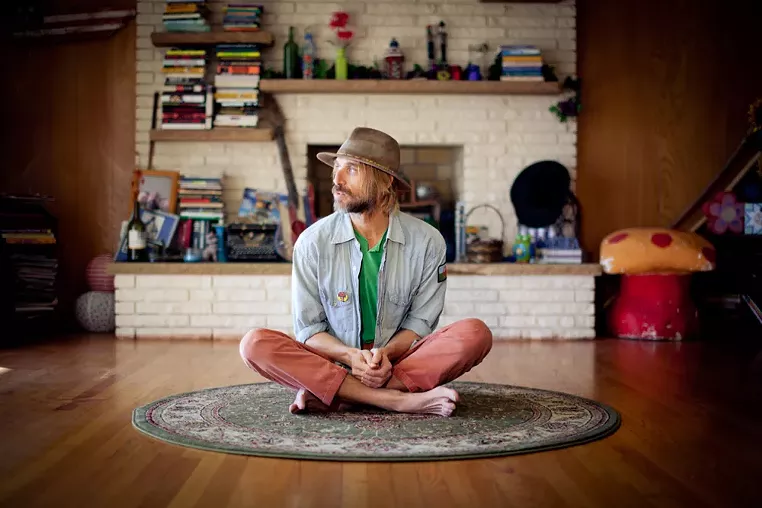 Wandering and wondering - Vimarsana News