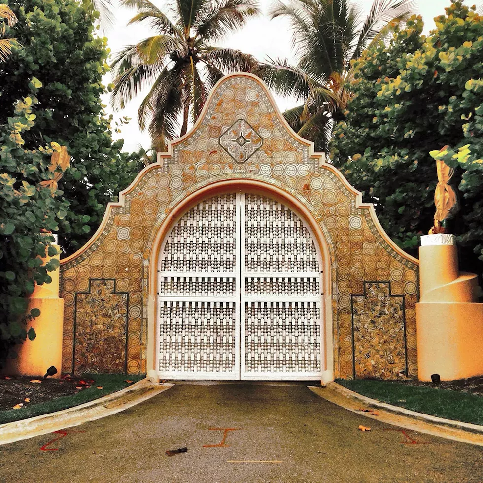 Photo via Wikimedia/Creative Commons - MAR-A-LAGO ESTATE GATE IN PALM BEACH, FLORIDA