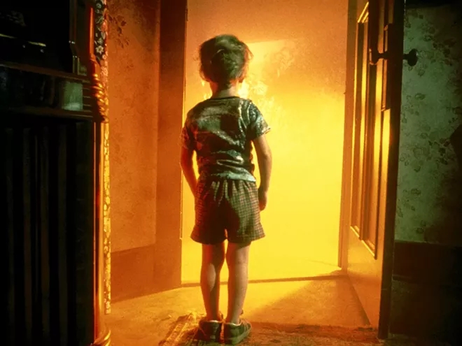 close-encounters-of-the-third-kind-review.jpg