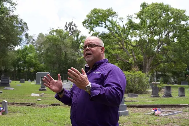 Greenwood Cemetery Sexton Don Price - MONIVETTE CORDEIRO