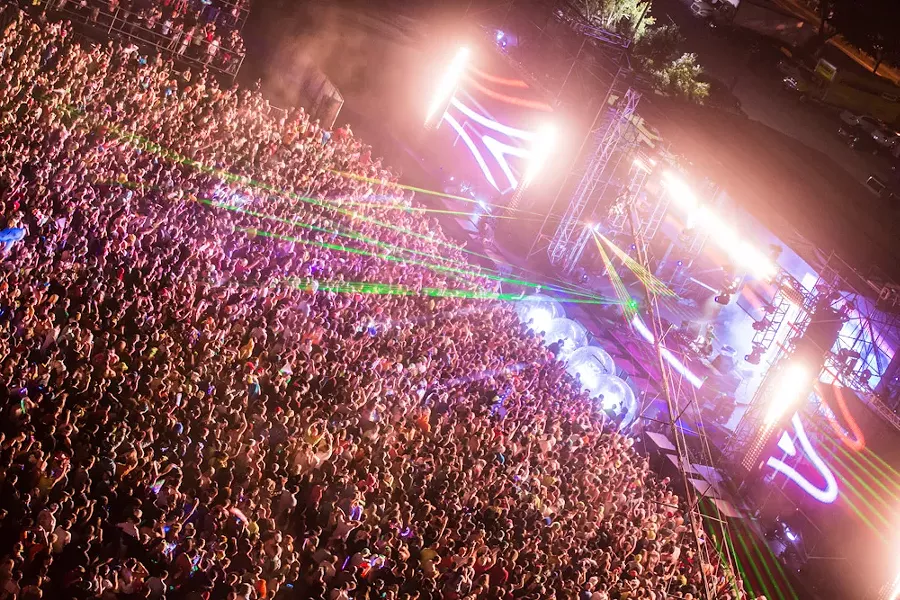 1000w_electric_daisy_carnival_1.jpg