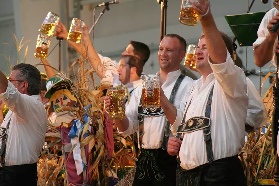 Oktoberfest - LEIGH WOLF
