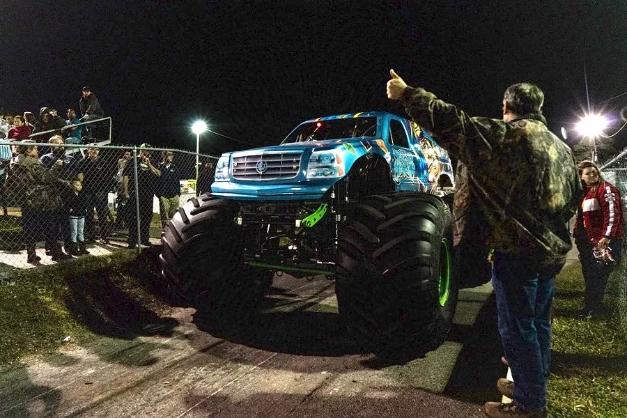 Matt Pagliarulo rides onto the track as the fans go wild. (Orlando Speedway, Nov. 29, 2019) - PHOTO BY CHRISTOPHER BALOGH