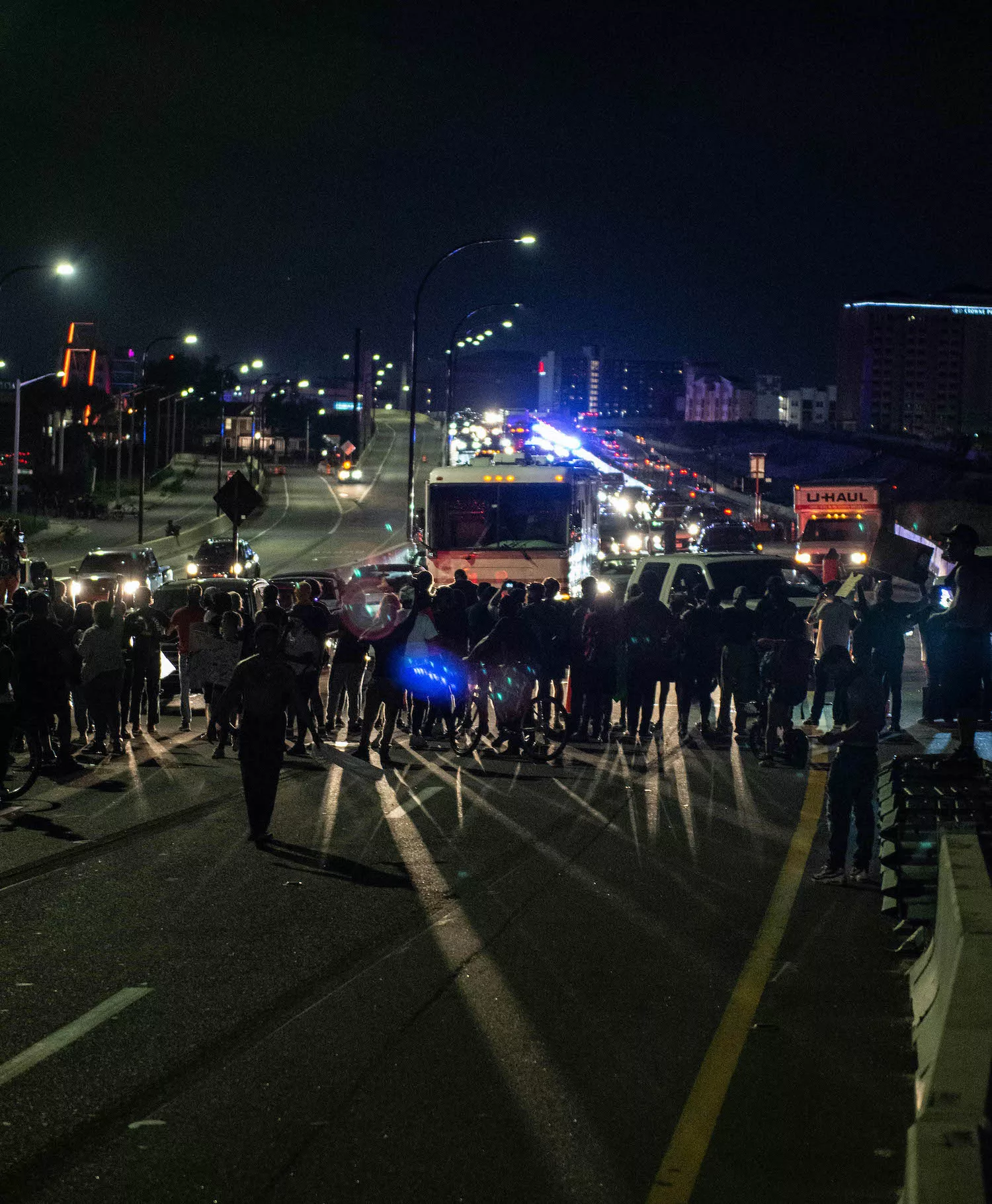 Police and protesters meet on the 408. (Photo by Nicolas Tamayo Leon) - PHOTO BY NICOLAS TAMAYO LEON