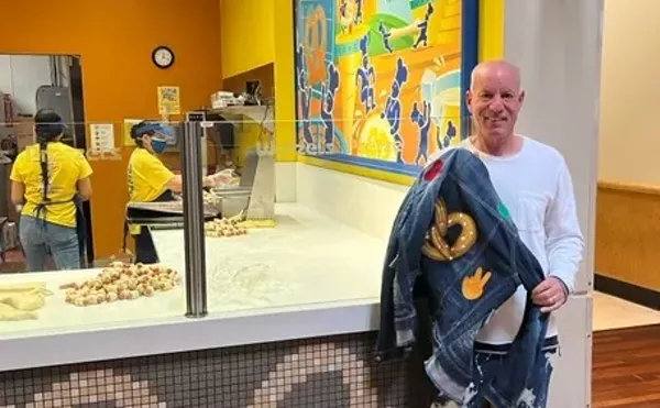 Paradise Valley Pretzel Maker Riding in This Year's Rose Bowl Parade