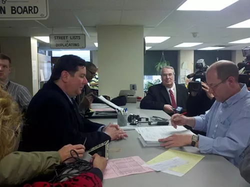 Bill Peduto files nearly 2,700 signatures for Pittsburgh mayors race