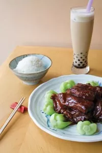 Country-style spare ribs with baby bok choy and black-bubble tea - HEATHER MULL