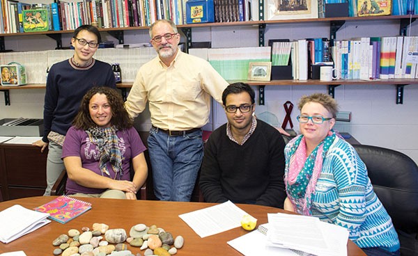 International scholars meet with the University of Pittsburgh's Ron Stall