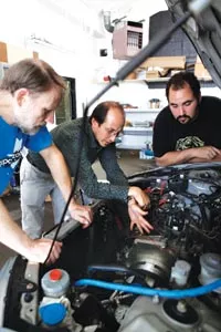 Who (Re)Built the Electric Car?