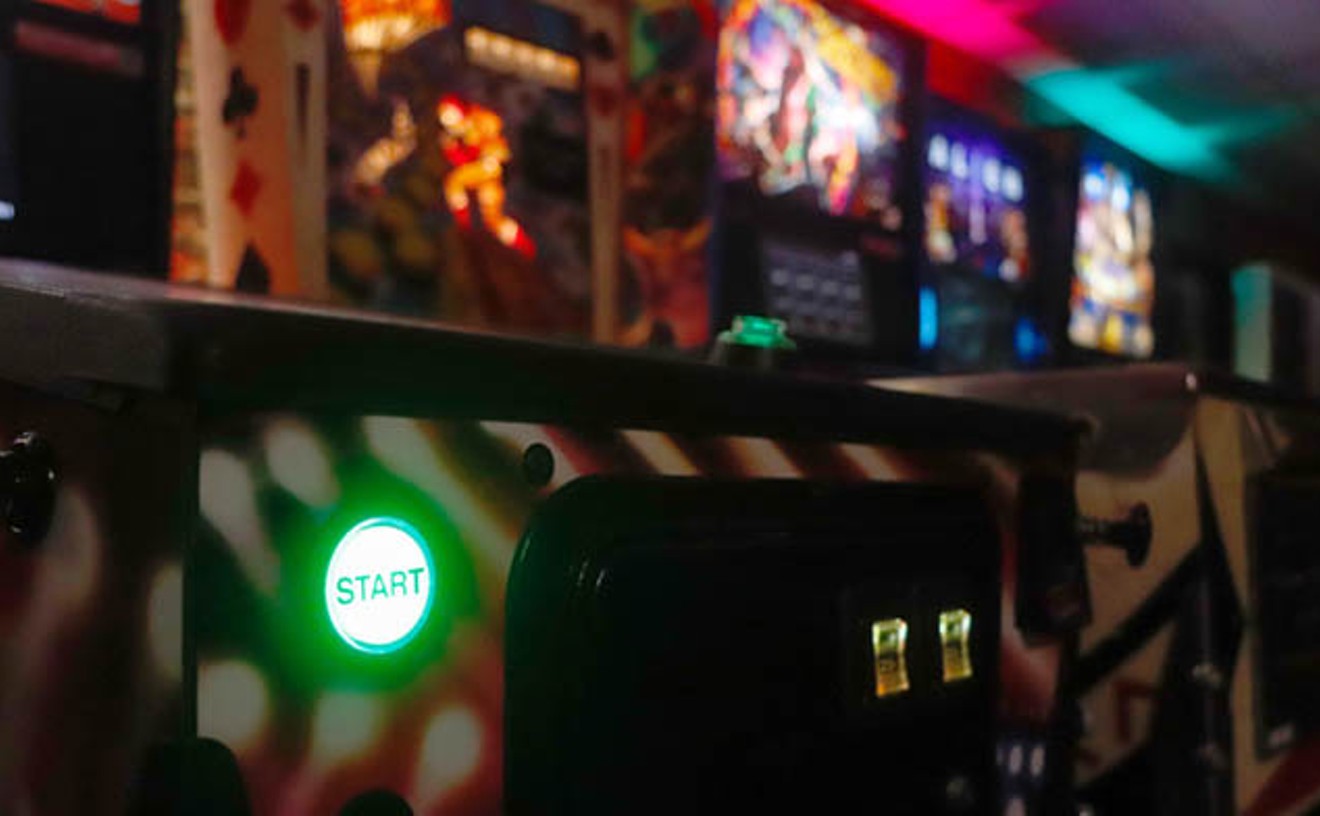 Pittsburgh Women's Pinball League flips off misogyny with supportive play