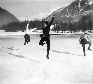 “Albert Heïdé, Francis Pigueron and Ostertag. Chamonix, January 1918,” from Fast Cars and Femmes Fatales, at the Frick Art & Historical Center - PHOTO COURTESY OF JACQUES HENRI LARTIGUE© MINISTÈRE DE LA CULTURE FRANCE/AAJHL