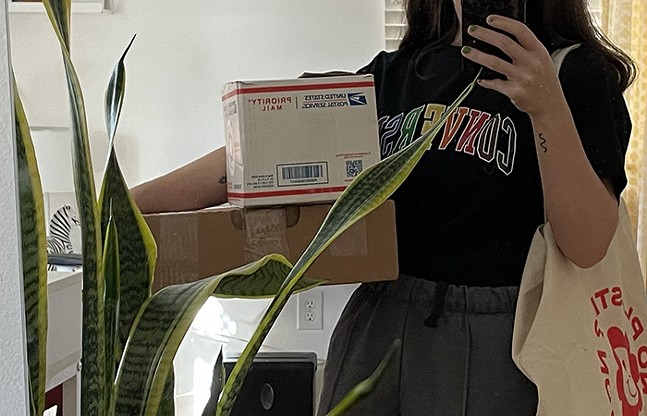 Selfie of Etsy seller Ashley Devine (YEAHYELHSA) on a post office run - PHOTO: ASHLEY DEVINE