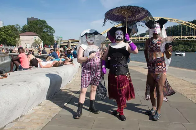 The Steel City Sisters making the rounds at the Three Rivers Arts Festival. - CP PHOTO BY JORDAN MILLER