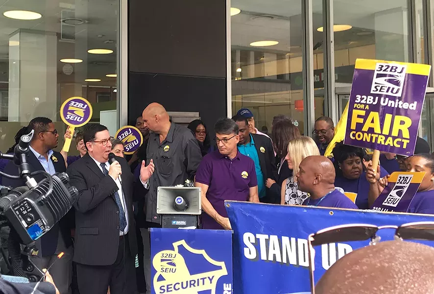 Bill Peduto and John Fetterman rally in downtown Pittsburgh - CP PHOTO BY HANNAH LYNN