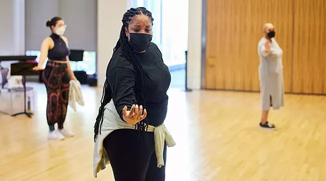 Song from the Uproar recalls one woman's incredible life with all-female cast and crew | Theater | Pittsburgh - Vimarsana News