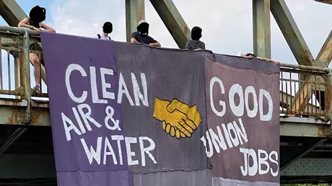 Banner hung from Beaver County bridge denounces Shell cracker plant - Vimarsana News