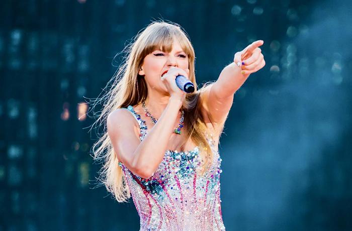 Live Show Review: Our Mom Taylor Swift Visited Seattle, Saturday July 22 - Vimarsana News