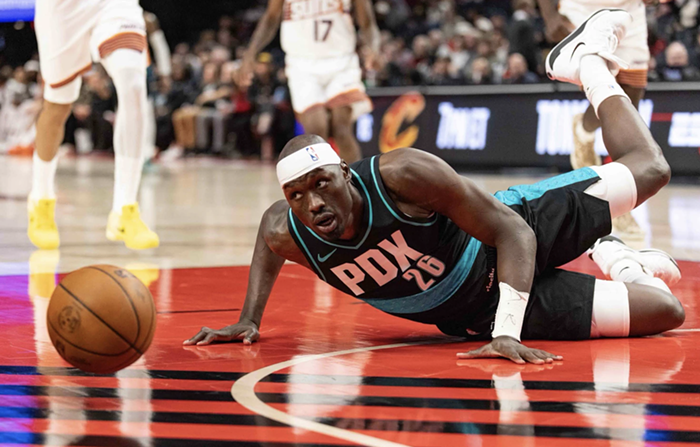 The Blazers Drop a Stinker Against the Suns at Home, Fans Still Love 'Em