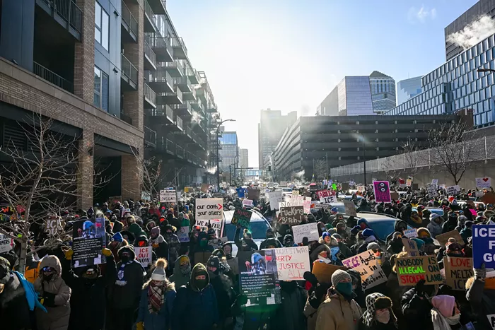 Good Morning, News: Federal Agents Who Shot at Alex Pretti Placed on Leave, Sen. Klobuchar Runs for Governor, and More About the January 30 National General Strike