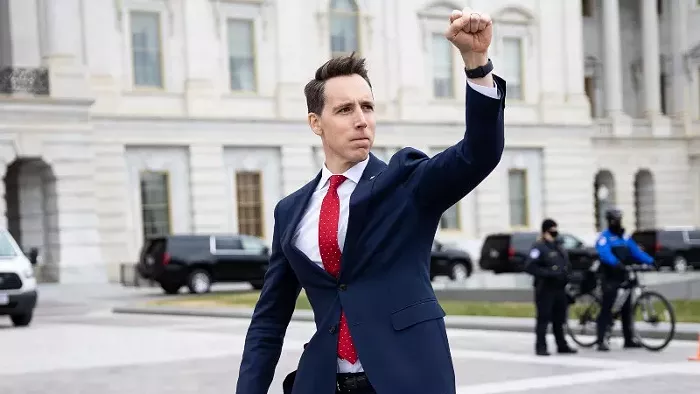 Josh Hawley Says Candlelight Protest 'Terrorized' His Family, Virginia Neighbors | News Blog
