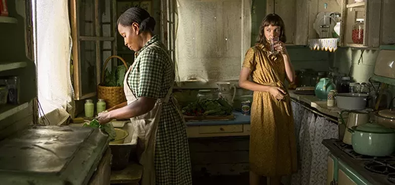 Laura McAllan (Carey Mulligan) is the new neighbor in Mudland. - STEVE DIETL/NETFLIX