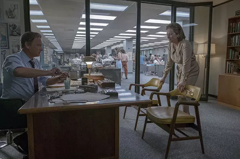 Ben Bradlee (Tom Hanks) and publisher Katharine Graham (Meryl Streep) weigh the balance between a scoop and social distress. - NIKO TAVERNISE © 2017 TWENTIETH CENTURY FOX FILM CORP AND STORYTELLER DISTRIBUTION CO LLC