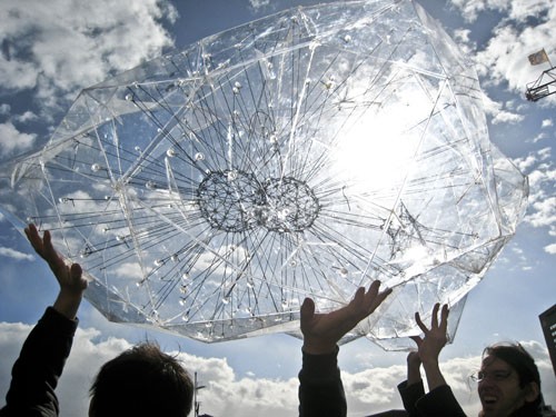 Tom&aacute;s Saraceno, Hydrogen Cloud Explosion, 2008. - COURTESY OF THE ARTIST AND TANYA BONAKDAR GALLERY