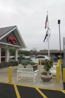 St Louis Red Lobster Restaurants Get New Look And Menu Food Blog New Adirondack Style Chairs Outside To South County Red Lobster Liz Miller