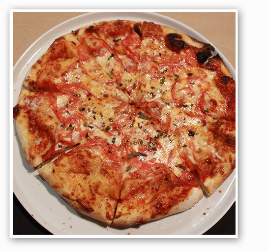 &nbsp;&nbsp;&nbsp;&nbsp;&nbsp;&nbsp;&nbsp;Pizza Margherita at Vito's. | Zoe Kline