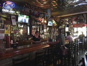 Stella Blues: A great place to drink, and a cheap one. - PHOTO BY KELLY GLUECK