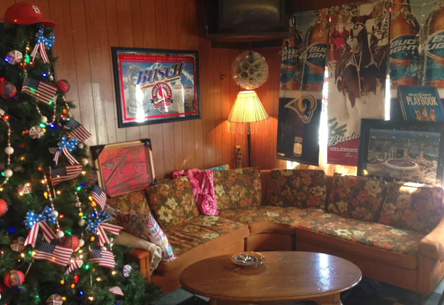 The Real Drinker S Guide To St Louis Best Dive Bars Page 7 San Bar Tavern Just Like Your Living Room Only Cooler Photo By