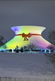 St. Louis Mystery Solved: How They Put That Bow on the Science Center
