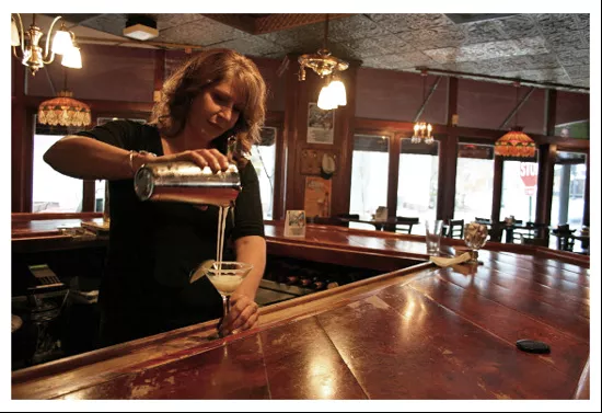 C.J. Muggs\' Melissa Pfeiffer: Featured Bartender of the Week | Food Blog C.J. Muggs\' Melissa Pfeiffer: Featured Bartender of the Week | Food Blog