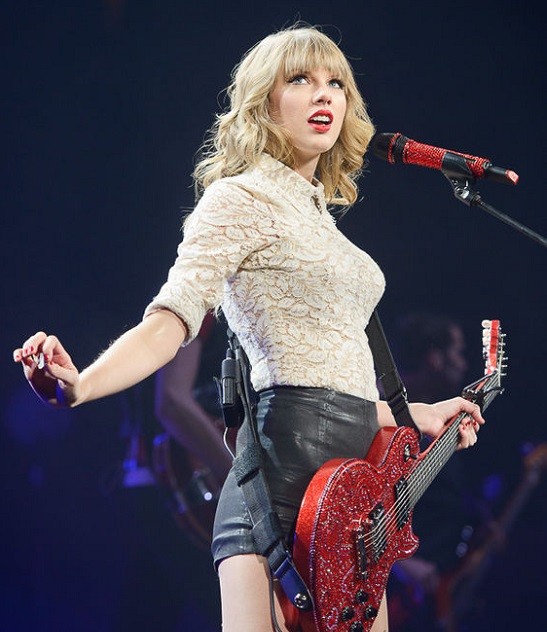 Taylor Swift Red Tour At The Scottrade Center 31813