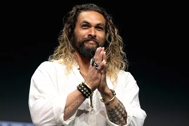 Hey St Louis Jason Momoa Is Coming And So Are We Arts Blog