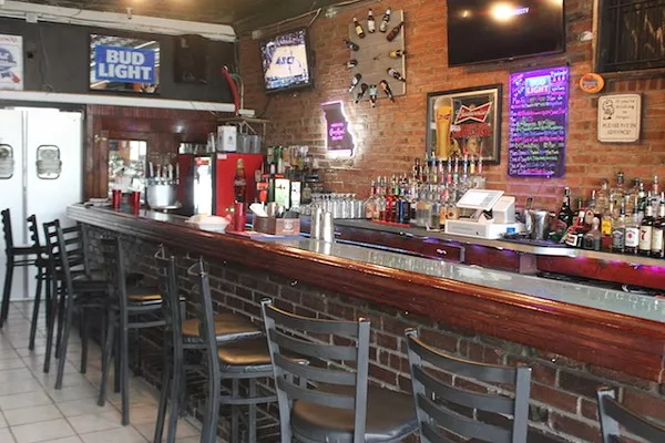 Mak's Pub and Grub is a classic south-city spot on Gravois. - PHOTO BY SARAH FENSKE
