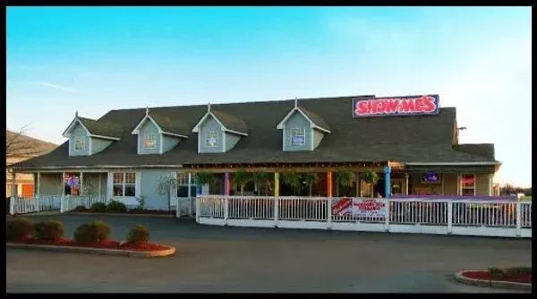 Show me the restaurant Went to Show Me's last night to watch PPV ufc fight. This is the place to go in the area if you are looking for any sort of sport to be on. They have tons of tvs. The girls are really cute and also very nice. If you're in town on business and looking for any sort of sports bar, this is the place. They have great wings and good prices, check it out/5(20).