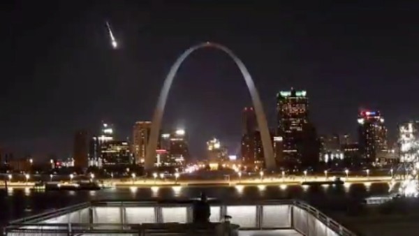 Check Out These Spectacular Videos of the Meteor Over St. Louis Last Night | News Blog