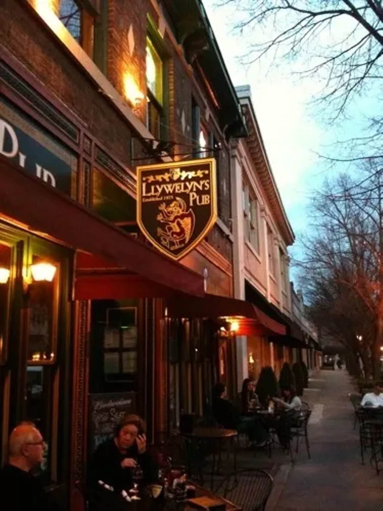 Llywelyn S Pub Central West End St Louis Llywelyn S Pub Central West End St Louis English Irish Bars And Clubs Music Venues Restaurants