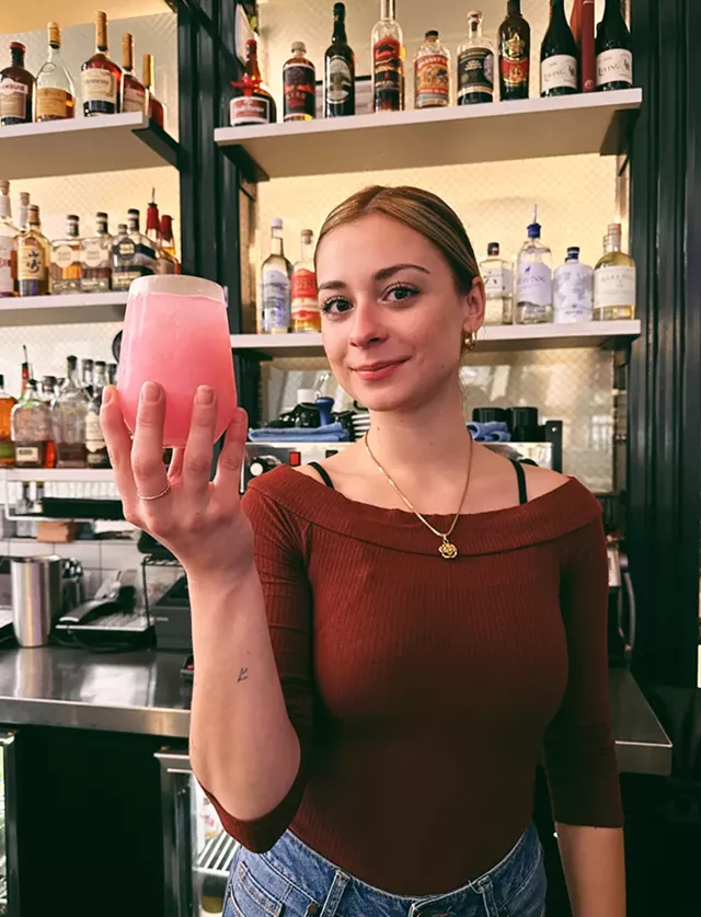 nyshottestclub-bartendergracethomas.jpg
